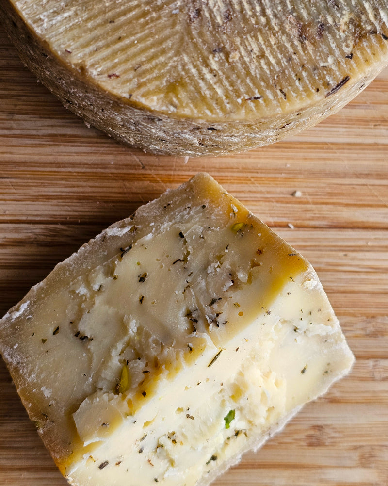 QUESO PERSA CON PISTACCHIO Y ESTRAGÓN 240g