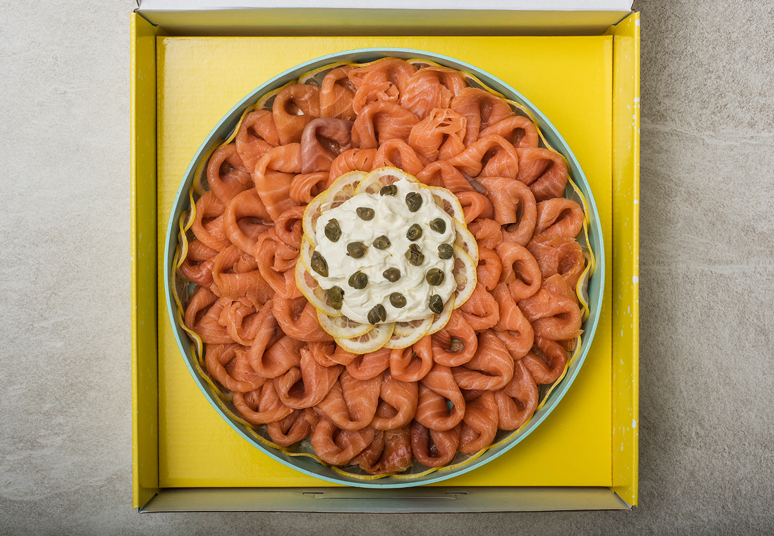 SMOKED SALMON AND MASCARPONE MEDIUM TRAY