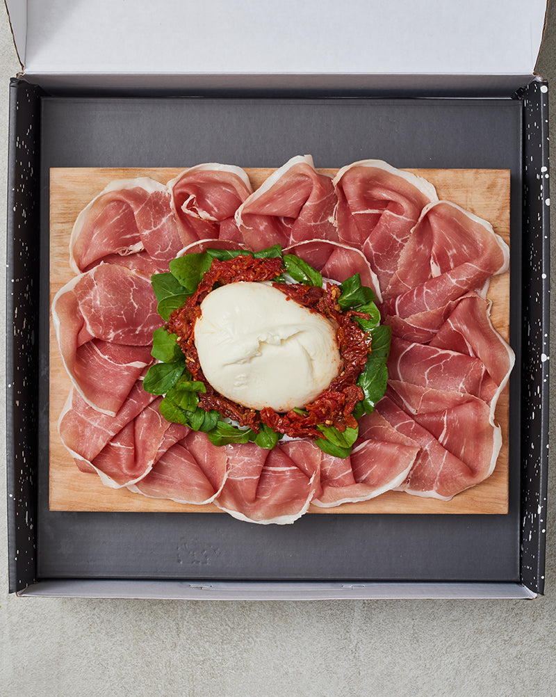 TABLA DE JAMON CRUDO Y BURRATA