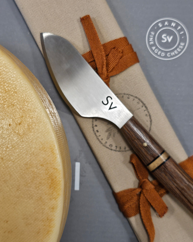 PARMESAN SHAPING BREAD + KNIFE