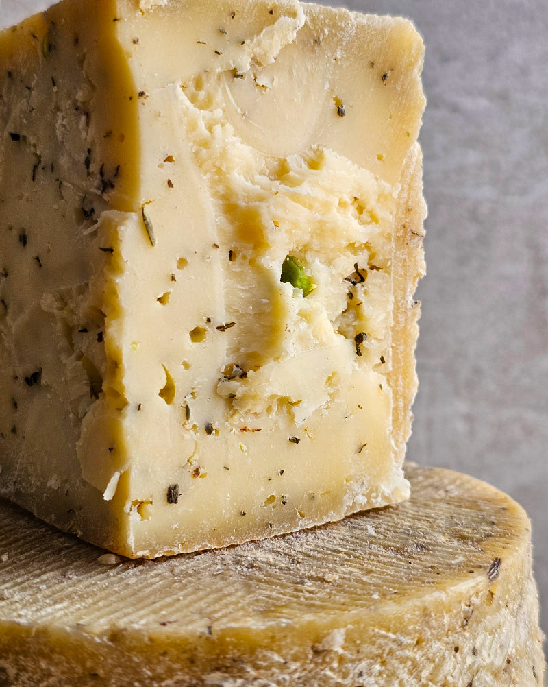 QUESO PERSA CON PISTACCHIO Y ESTRAGÓN 240g