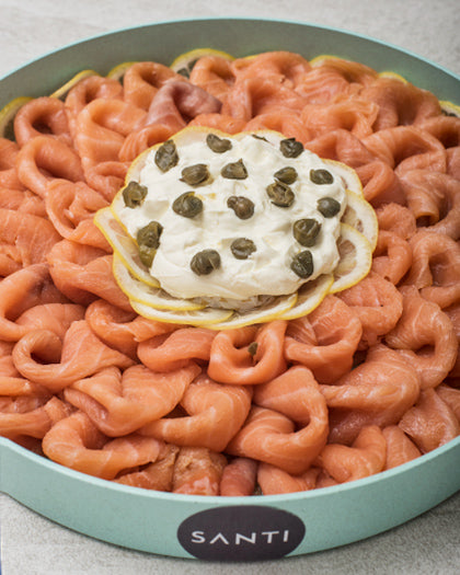 BANDEJA DE SALMÓN AHUMADO Y CREAM CHEESE CHICA